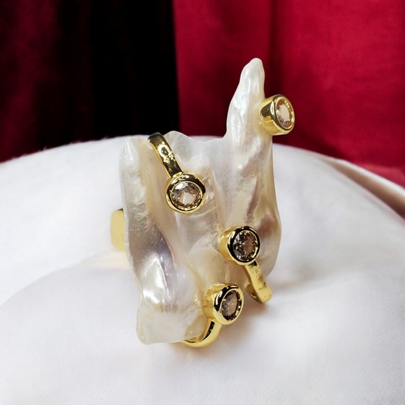 Natural Baroque Pearl Crystal Caged Statement Ring Adjustable - Picture 2 of 5